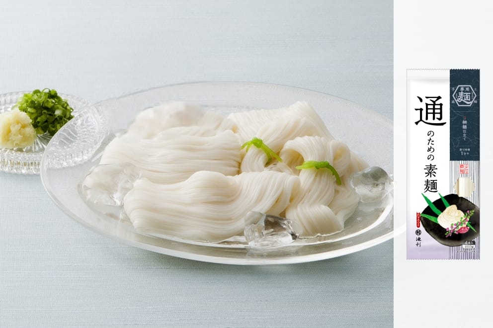 細さ際立つ「三輪の緒環」使用 冷やし手延べ三輪素麺