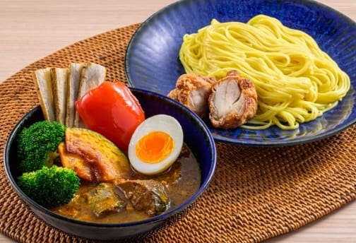 極旨ももから揚げと野菜たっぷり　月花さばみそ煮コク旨カレーつけ麺