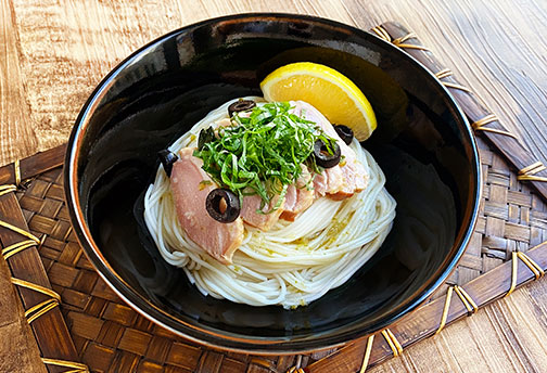 煌めく白さ！更科堀井監修 合鴨スモークの冷製イタリアン風そば